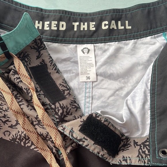 HOWLER BROS SHORTS - Picture 3 of 4